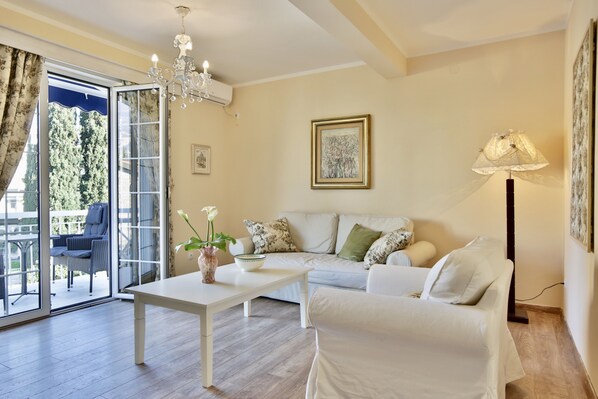 Comfort Apartment (11) | Living area