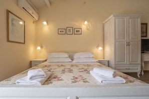 Romantic Studio Suite (1)