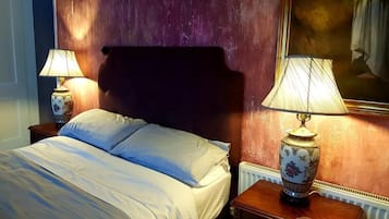 4 bedrooms, desk, iron/ironing board, travel crib