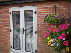 Courtyard - Grove Barn Bed and Breakfast (Harleston)