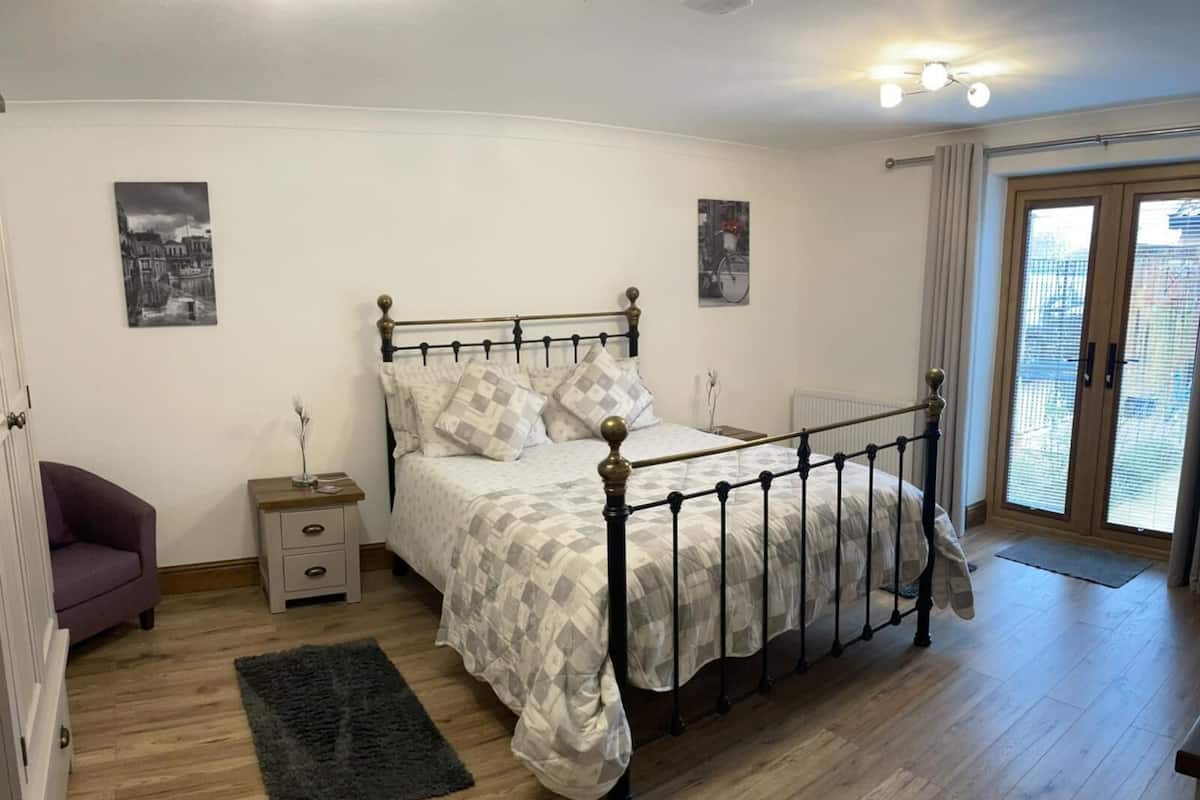 Deluxe Double Room | Individually decorated, individually furnished, desk, free WiFi