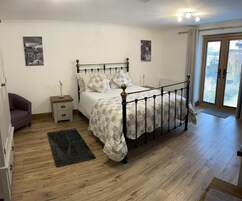 Deluxe Double Room | Individually decorated, individually furnished, desk, free WiFi