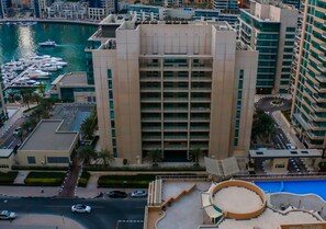 Front of property - R&H La Riviera (Dubai)