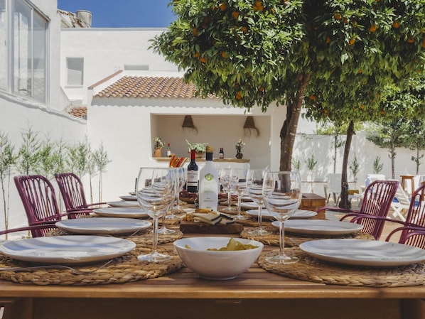 Outdoor dining