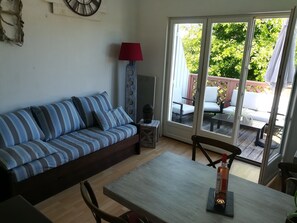 Fernseher, Tischtennisplatte