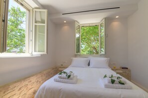2 bedrooms, iron/ironing board, WiFi, bed sheets - Luxury suites in Corfu town  (Kerkira)