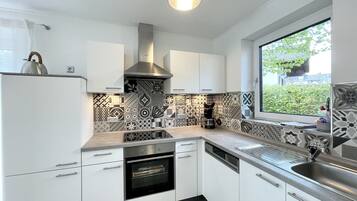 Fridge, microwave, oven, stovetop