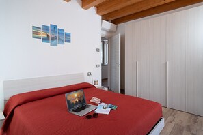 1 bedroom, free WiFi, bed sheets - Regarda - Romantic apartment Casa Rossa 1 with wifi, air conditioning (Bardolino)