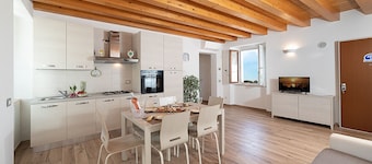 Regarda - Romantic apartment Casa Rossa 1 with wifi, air conditioning