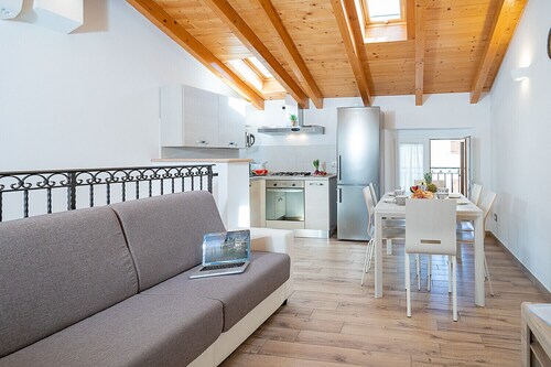 Regarda - Romantic apartment Casa Rossa 2 with wifi, air conditioning