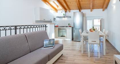 Regarda - Romantic apartment Casa Rossa 2 with wifi, air conditioning