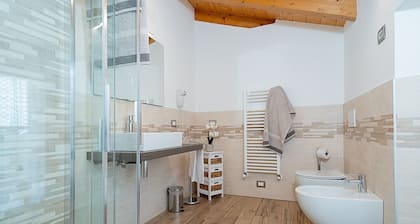 Regarda - Romantic apartment Casa Rossa 2 with wifi, air conditioning