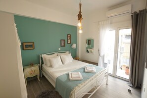 2 bedrooms, desk, iron/ironing board, travel crib