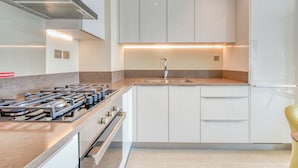Private kitchenette - R&H Marina Gate (Dubai)