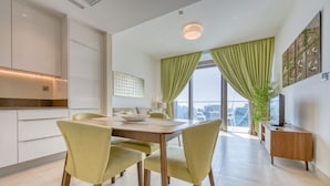 In-room dining - R&H Marina Gate (Dubai)