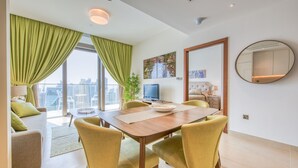 Living area - R&H Marina Gate (Dubai)