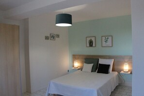 2 bedrooms, iron/ironing board, free WiFi, bed sheets - the little cauxtier between countryside and sea (Senneville-sur-Fécamp)