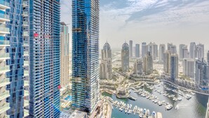Unclassified image, 2 of 9, button - R&H Cayan Tower (Dubai)