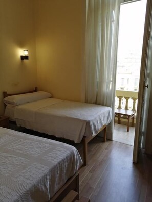 Basic Double or Twin Room | Individually decorated, individually furnished, desk, free WiFi - Tulip Hotel (Cairo)