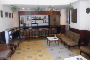 Bar (on property) - Tulip Hotel (Cairo)