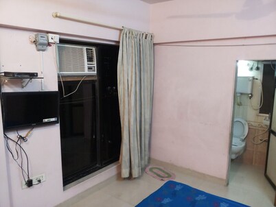 Private Room in an Apartment for 1 or 2 persons at Andheri West