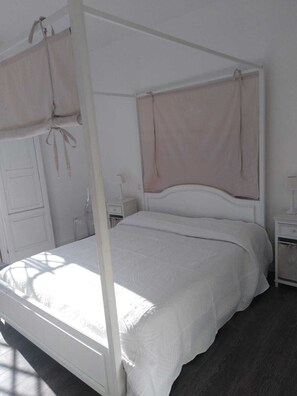 2 Schlafzimmer, Schreibtisch, schallisolierte Zimmer