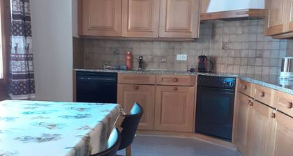 Appartement confortable et rustique dans un endroit calme