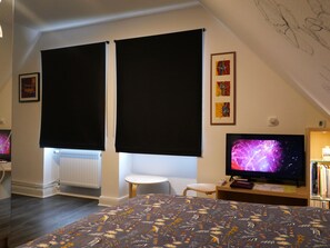 Habitación doble panorámica (Melanie) | Artículos del minibar gratis y decoración personalizada