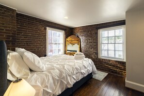 2 Schlafzimmer, Schreibtisch, Bügeleisen/Bügelbrett, kostenloses WLAN