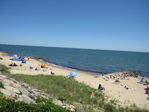 Enjoy a serene beach experience with access to the ocean, beach umbrellas, and comfortable sun loungers.