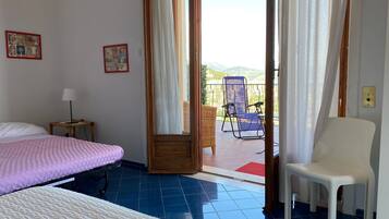 1 chambre, fer et planche Ă repasser, Wi-Fi gratuit, draps fournis