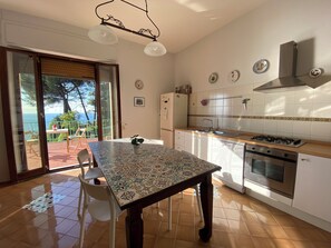 Geladeira, fogão, cooktop, lava-louças