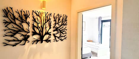 5 bedrooms, desk, iron/ironing board, travel crib