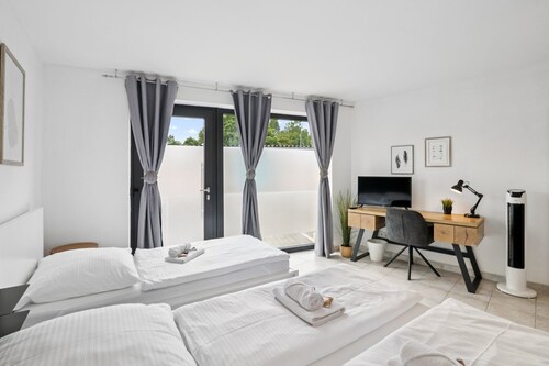 ANDRISS: Travel & Work - 5 bedrooms - 9 people