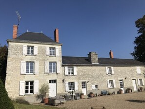 Exterior - Large beautiful charming house with swimming pool and cinema. Quiet, city 10 min (Thuré)