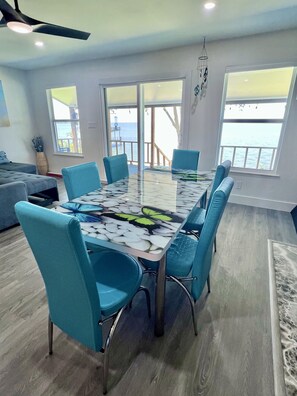 Dining - New Modern Lake Front on open water w/ New Dock (Kemp)