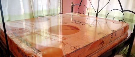 8 habitaciones y caja de seguridad en la habitación