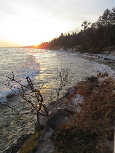 3BR Cottage Nestled in a Door County Serene Setting