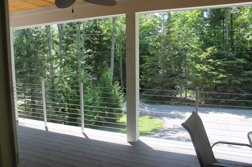 Magnifique chalet! Courte distance en voiture d'une plage de sable