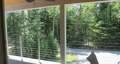 Magnifique chalet! Courte distance en voiture d'une plage de sable