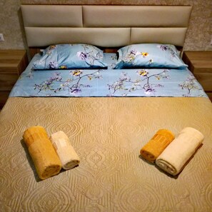1 habitación, tabla de planchar con plancha y wifi 