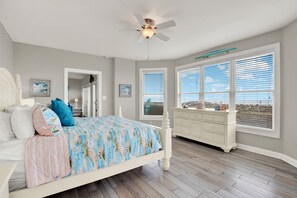 3 bedrooms, desk, iron/ironing board, free WiFi