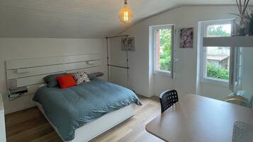 4 habitaciones, tabla de planchar con plancha y wifi gratis