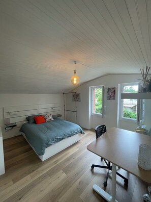 4 Schlafzimmer, Bügeleisen/Bügelbrett, kostenloses WLAN, Bettwäsche