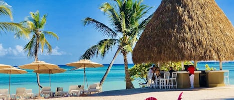 Una playa cerca, toallas de playa