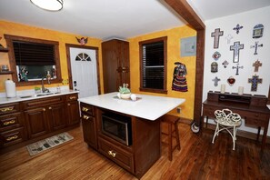 Interior - HistoricHotspot! walk to bars, resturaunts, shops. GREAT NIGHTLIFE! Pet Friendly (Jacksonville)
