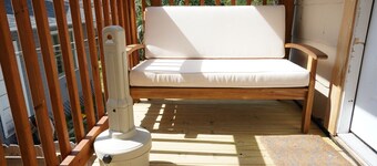 HistoricHotspot! walk to bars, resturaunts, shops. GREAT NIGHTLIFE! Pet Friendly