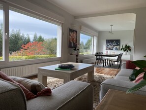 Smart TV, fireplace, table football, ping pong