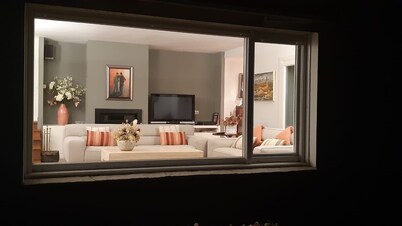VILLA LOUISE BILBAO, IN A GREEN SETTING, CLOSE TO THE CITY AND BEACHES
