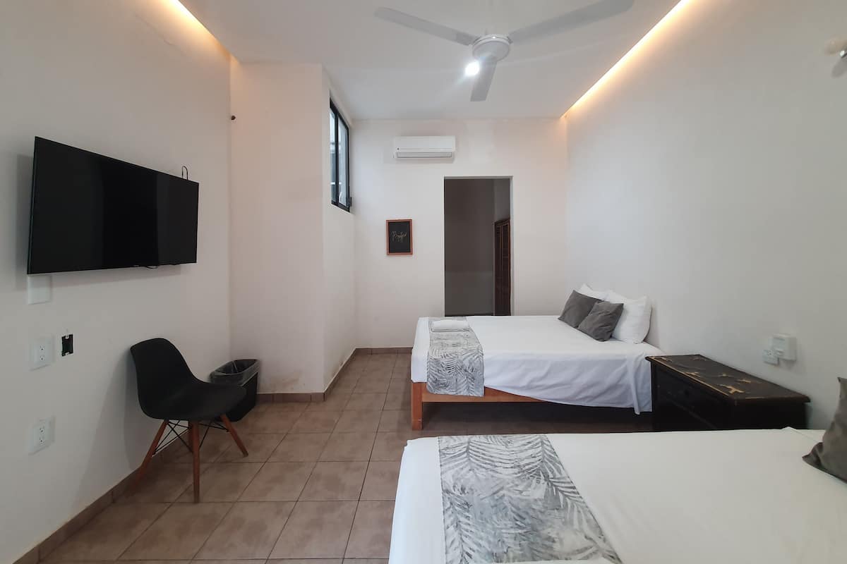 Superior Room | Pillowtop beds, WiFi (free), bed sheets